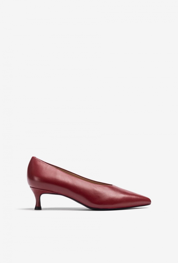 Escarpins à bout pointu et décolleté fermé Unisa pour femme - Rouge Escarpins à bout pointu et décolleté fermé Unisa pour femme - Rouge