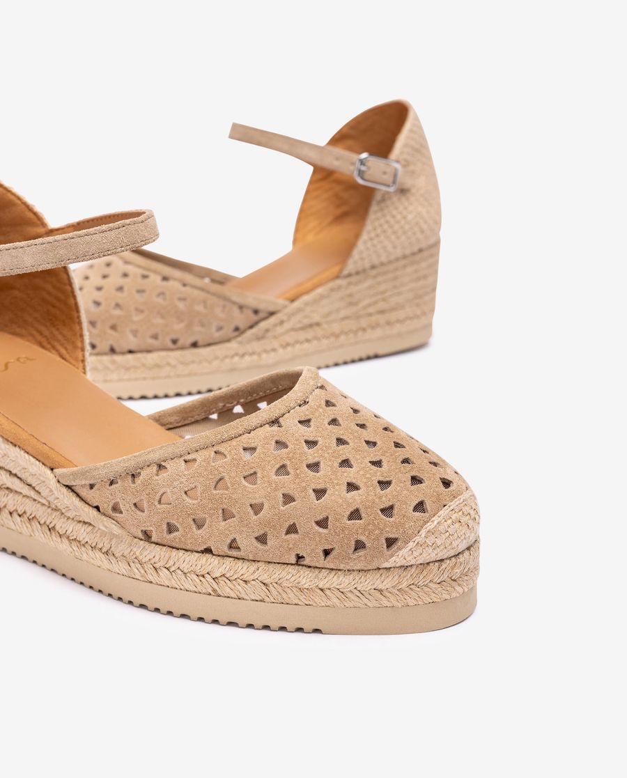 Espadrilles compensées basses perforées Unisa pour femme - Beige