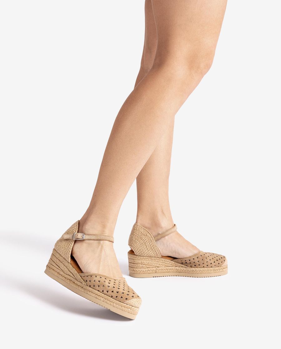 Espadrilles compensées basses perforées Unisa pour femme - Beige