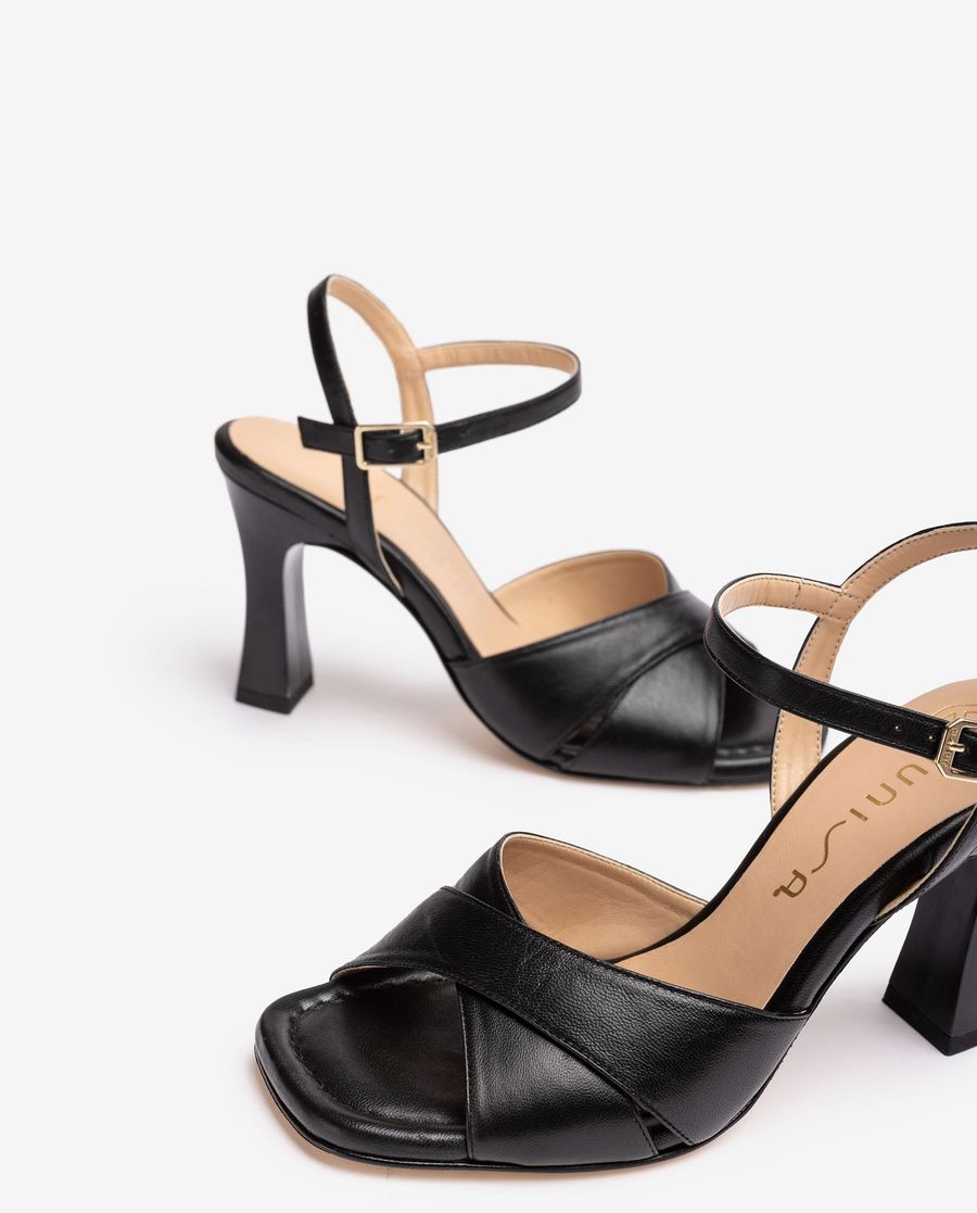Sandales à lanières croisées Unisa pour femme - Noir