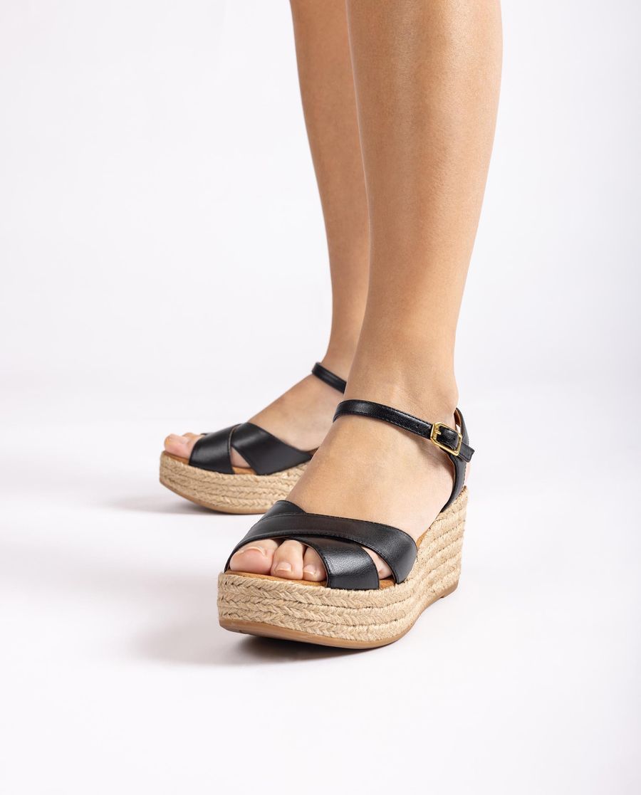 Sandale Unisa à brides croisées et raphia pour femme - Noir