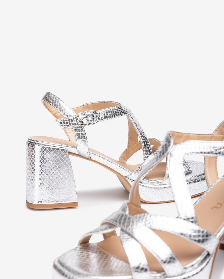Sandales Unisa Femme en cuir métallisé à talon carré - Argent