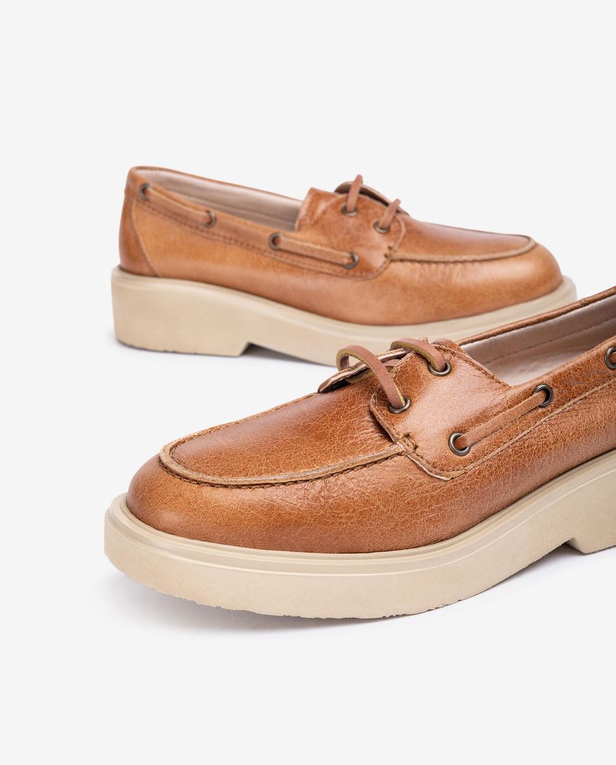 Chaussures bateau en cuir Unisa pour femme - Marron