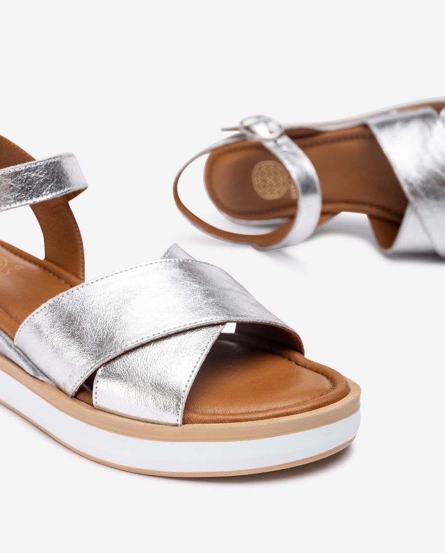 Sandales à brides croisées Unisa pour femme - Argenté