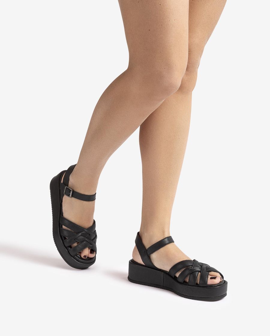 Sandales à boucle et brides croisées larges Unisa pour femme - Noir