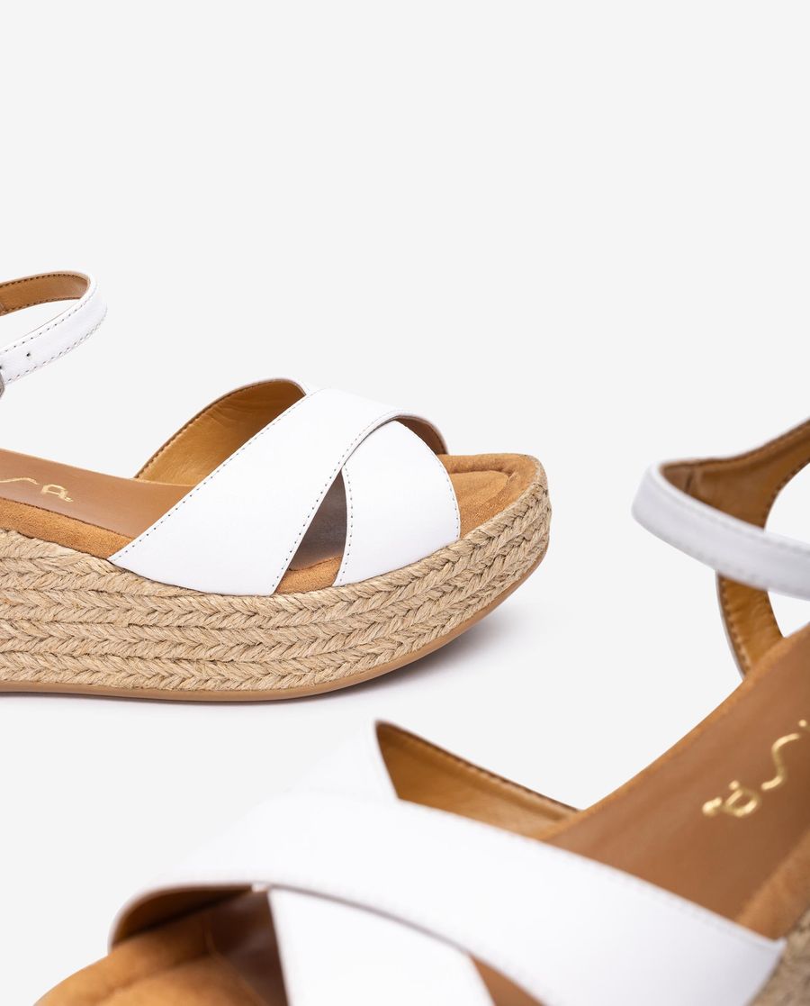 Sandales croisées en raphia Unisa pour femme - Blanc