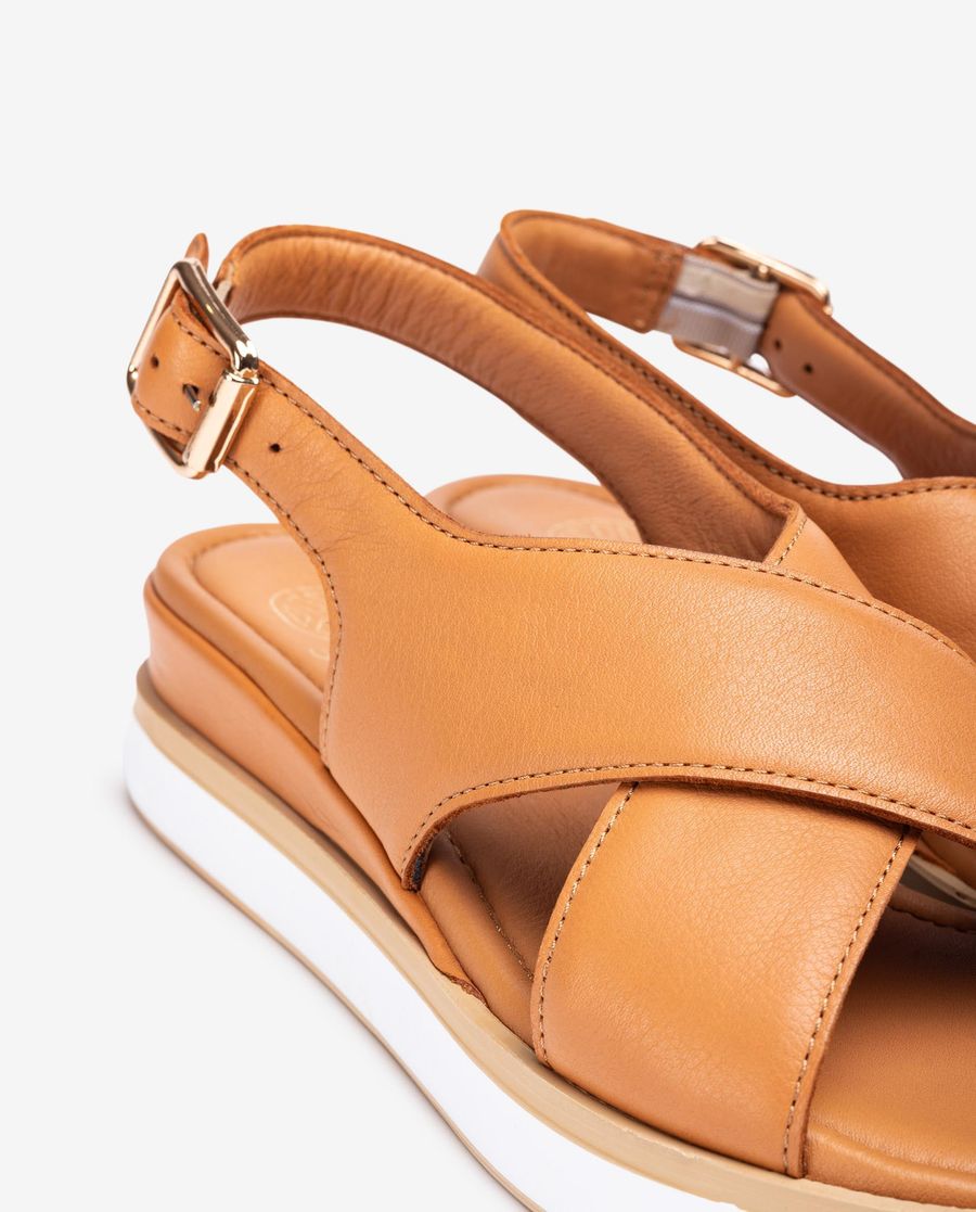 Sandales Unisa pour femme Larges brides croisées - Marron