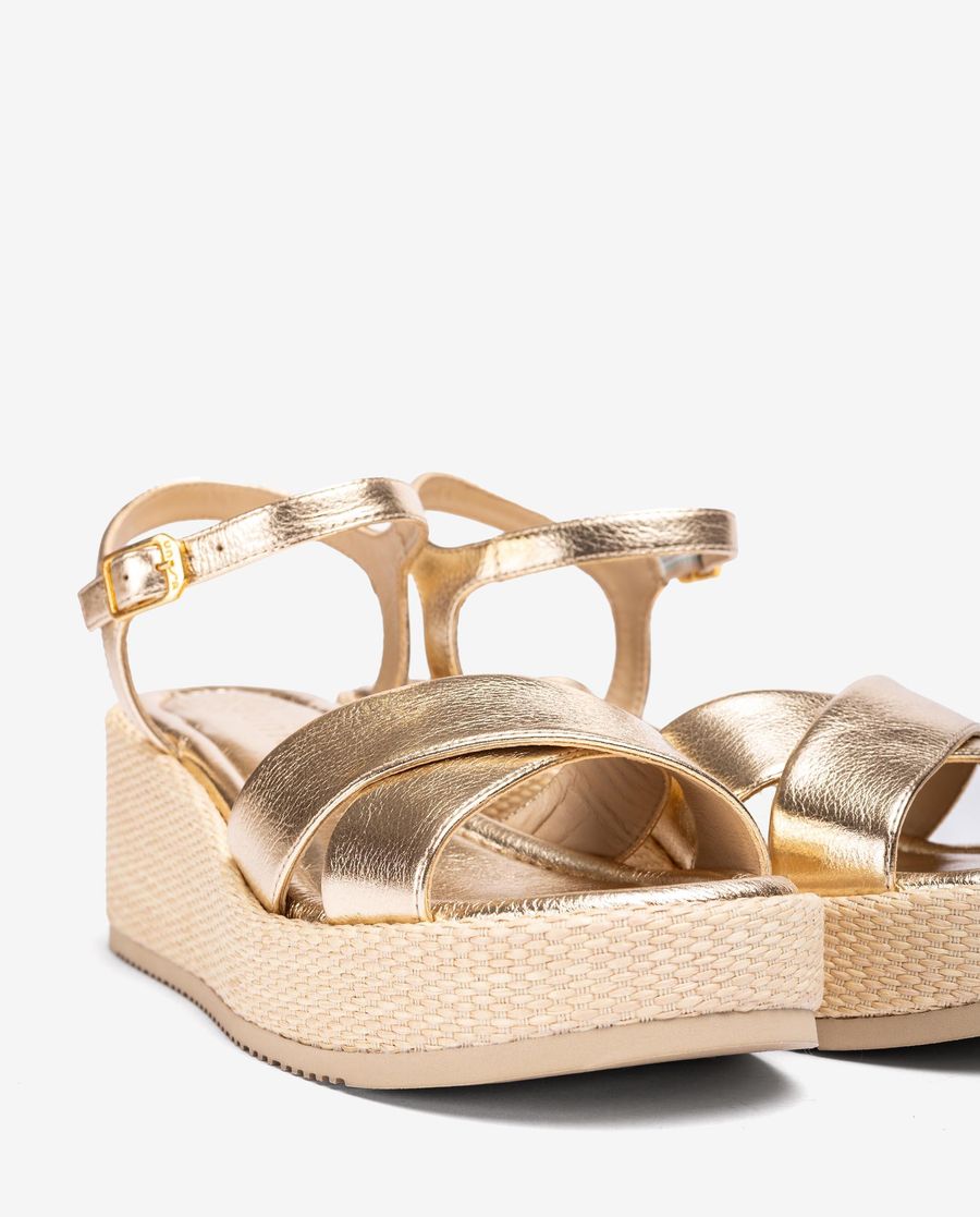 Sandales à brides croisées en raphia Unisa pour femme - Doré