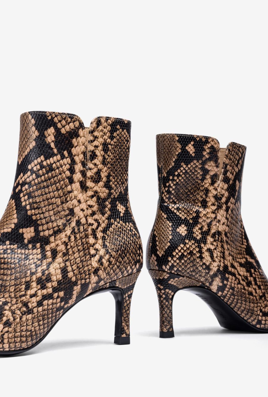 Bottines pointues en cuir gaufré Unisa pour femme - Avoine