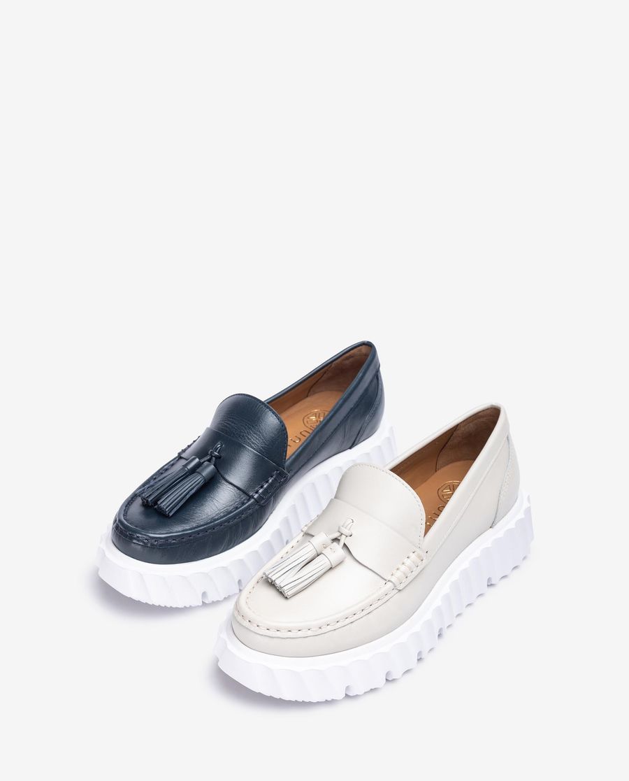 Mocassins à semelle crantée et pampilles Unisa pour femme - Blanc