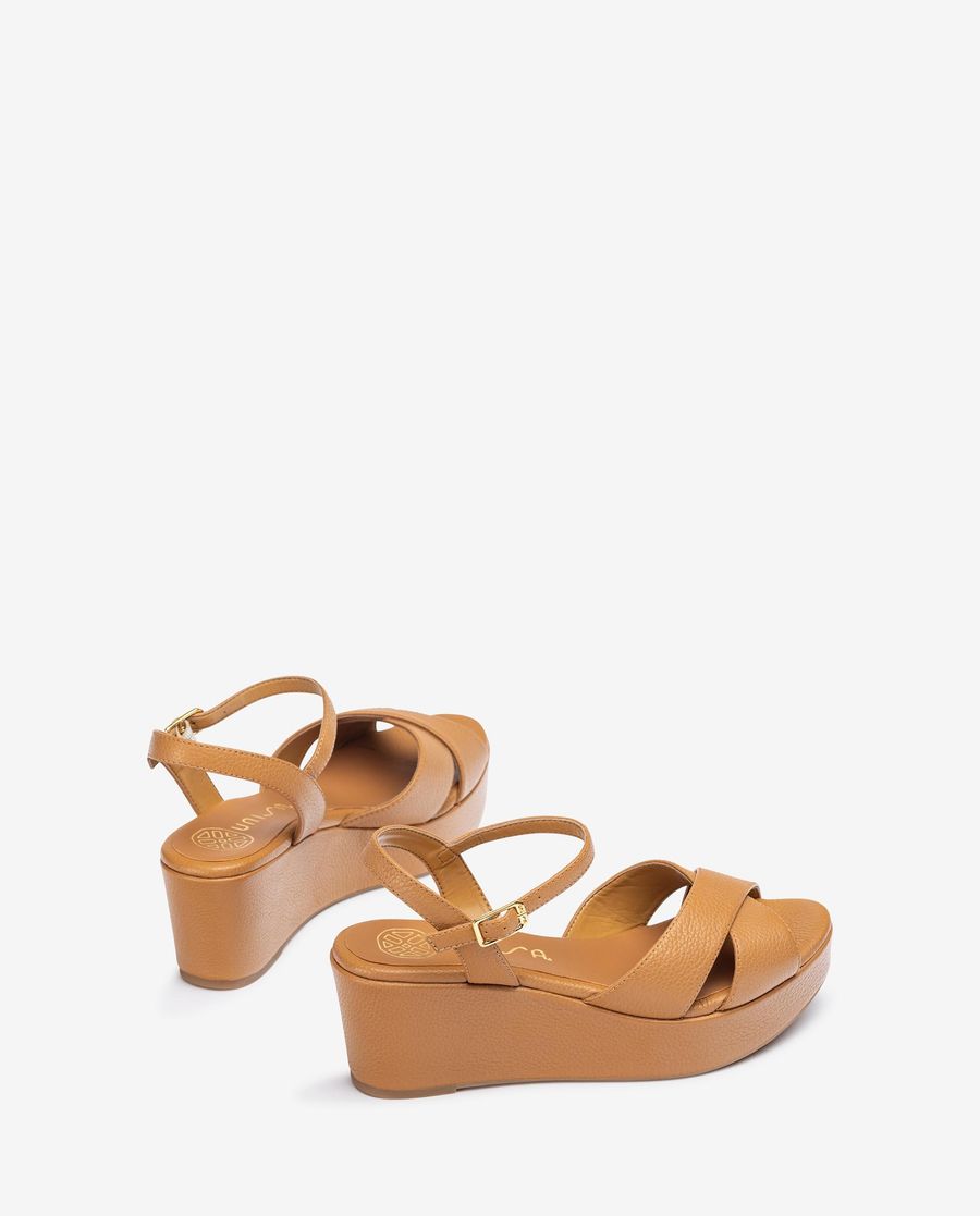 Sandales en cuir à brides croisées Unisa Femme - Marron