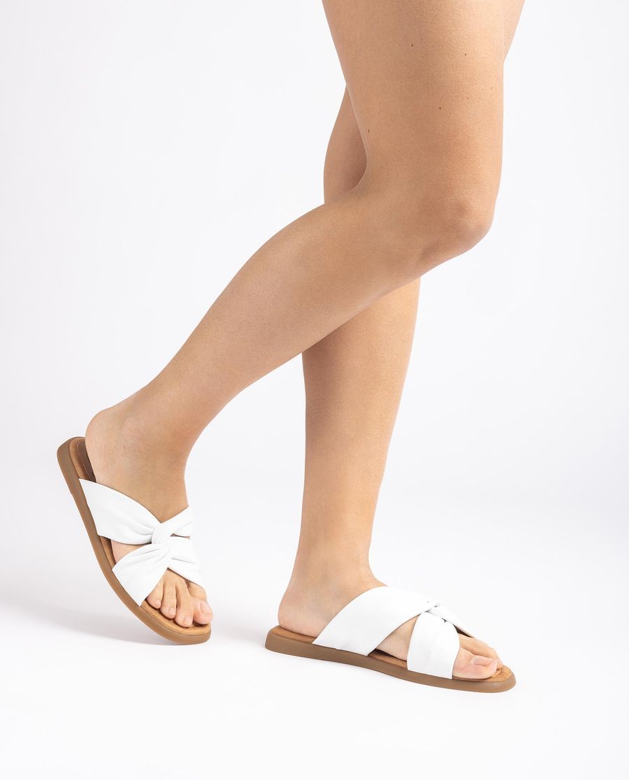Sandales plates Unisa pour femme avec brides croisées - Blanc