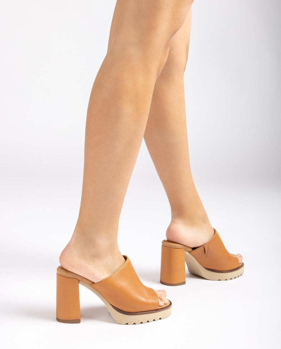 Mules ultra-légères Unisa pour femme - Marron