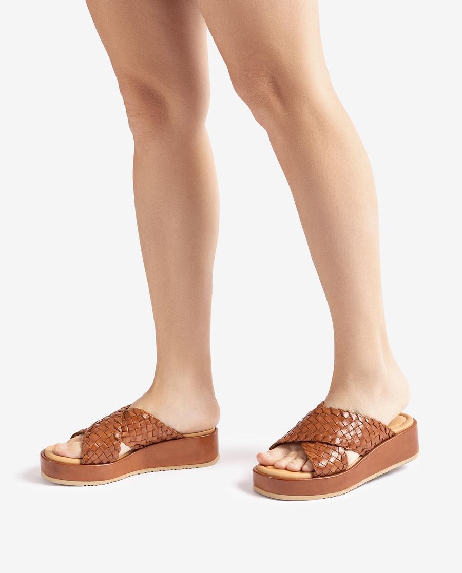 Sandales à larges brides tressées Unisa pour femme - Marron