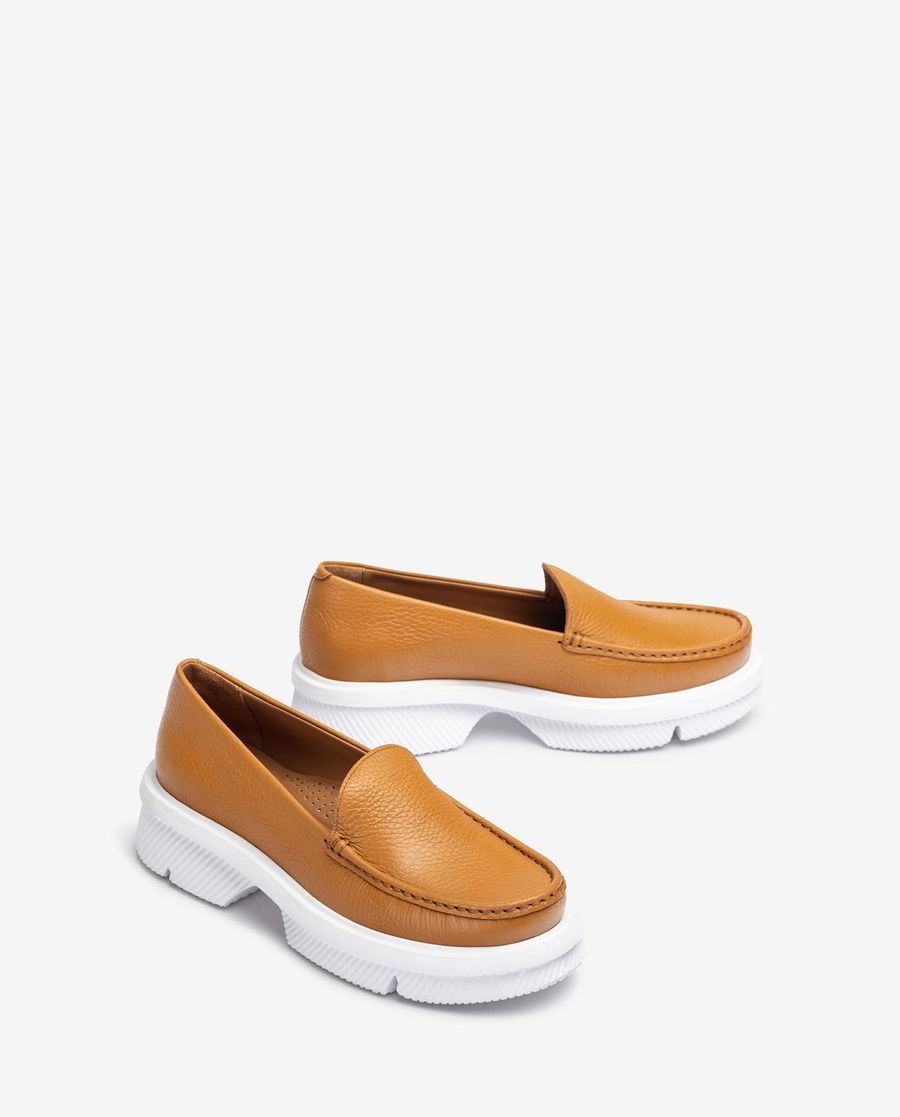 Mocassins Unisa Femme à semelle crantée - Marron