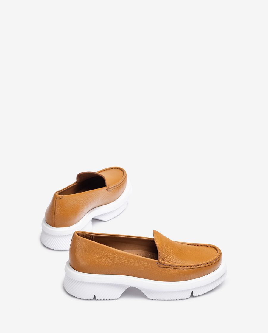 Mocassins Unisa Femme à semelle crantée - Marron