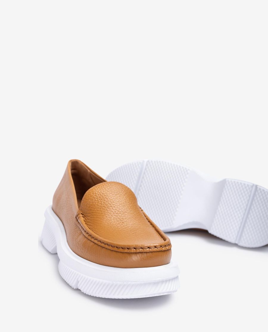 Mocassins Unisa Femme à semelle crantée - Marron